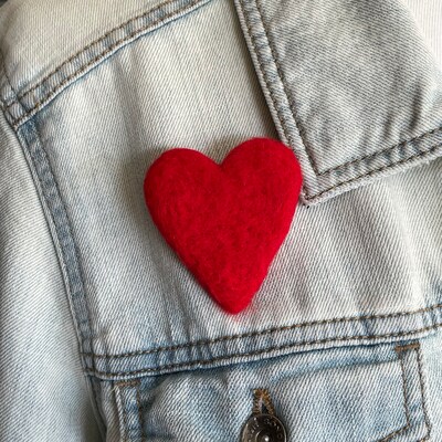 Heart brooch pin on sale
